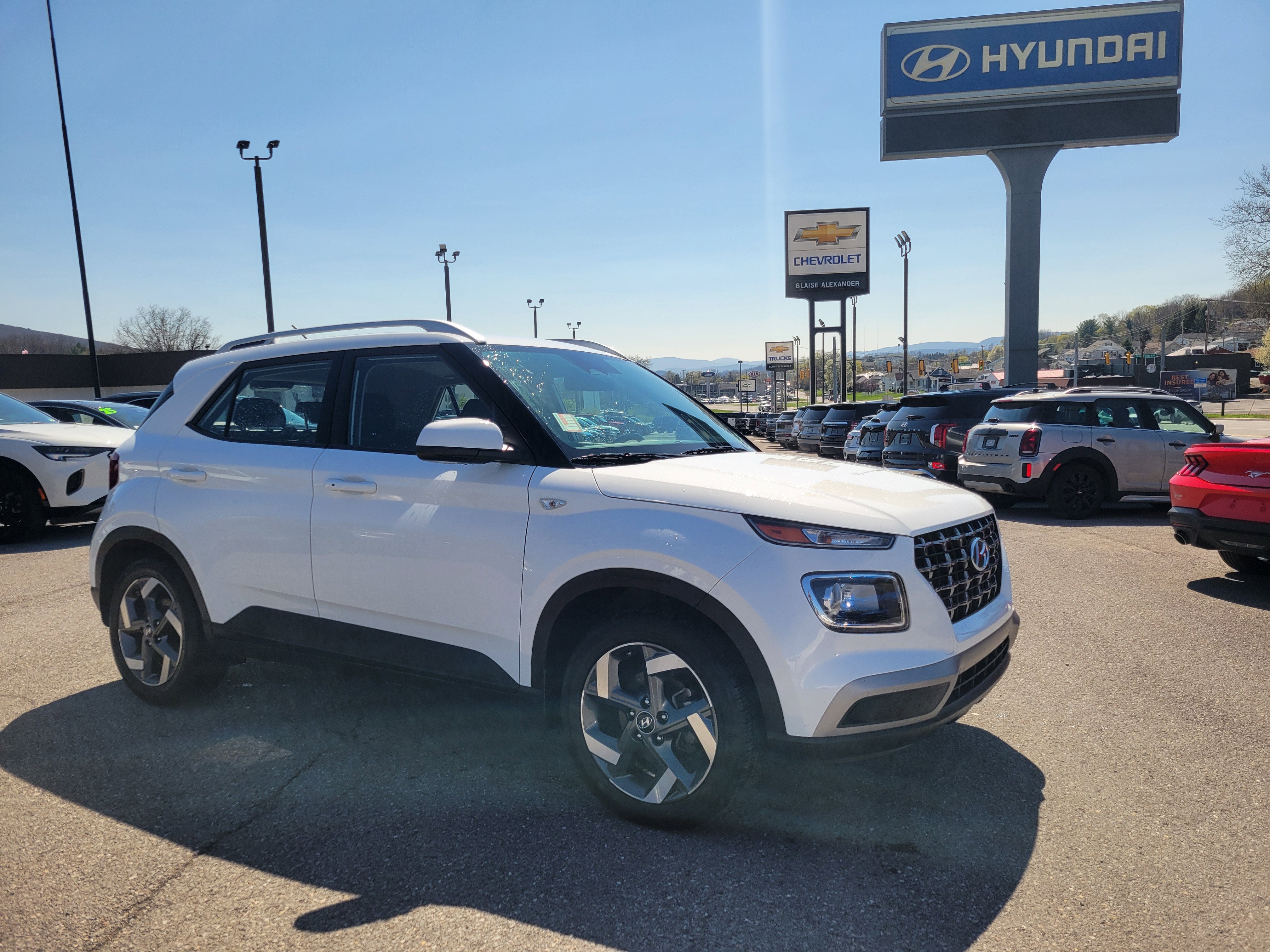 2024 Hyundai VENUE SEL