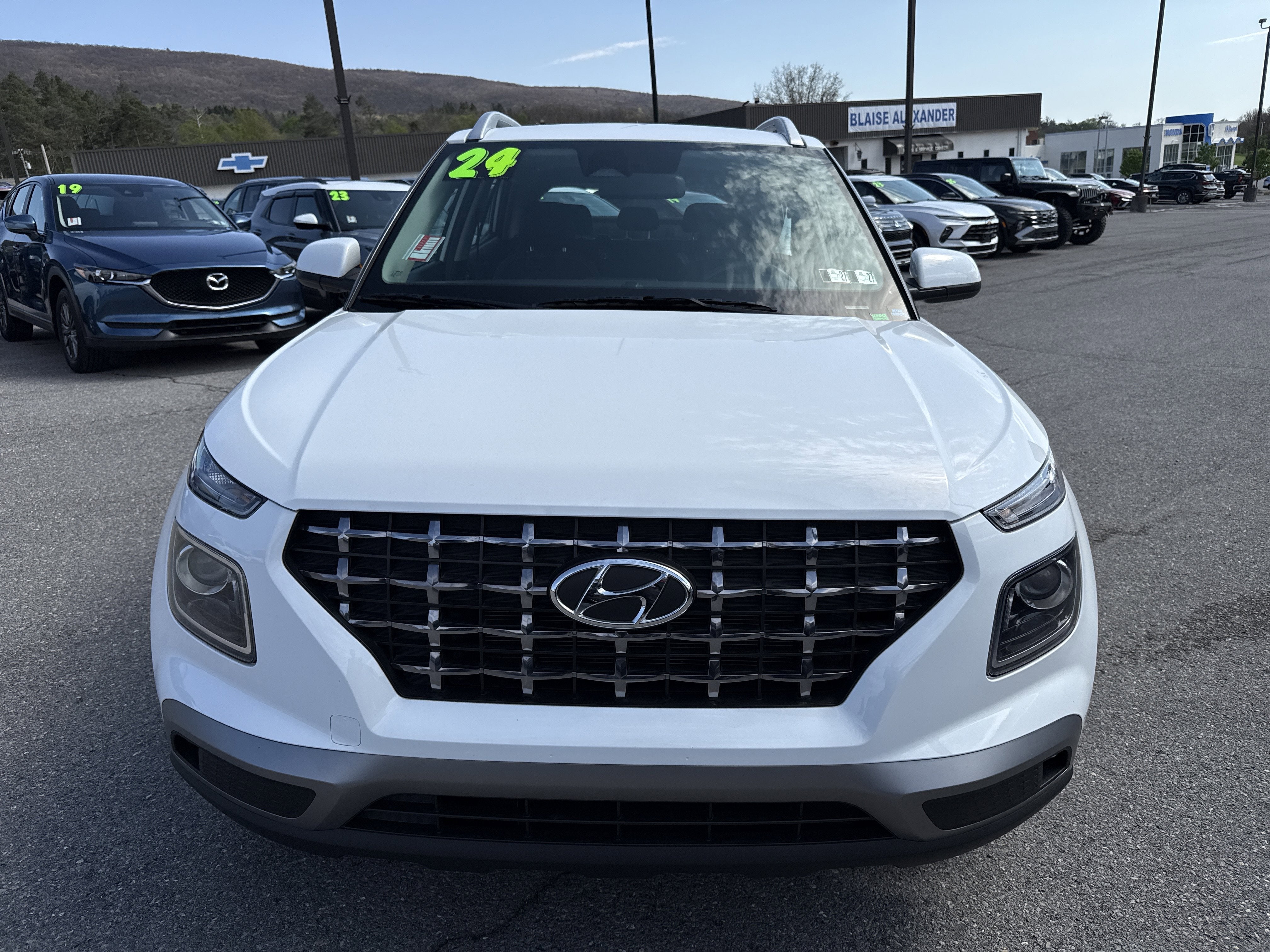 2024 Hyundai VENUE SEL