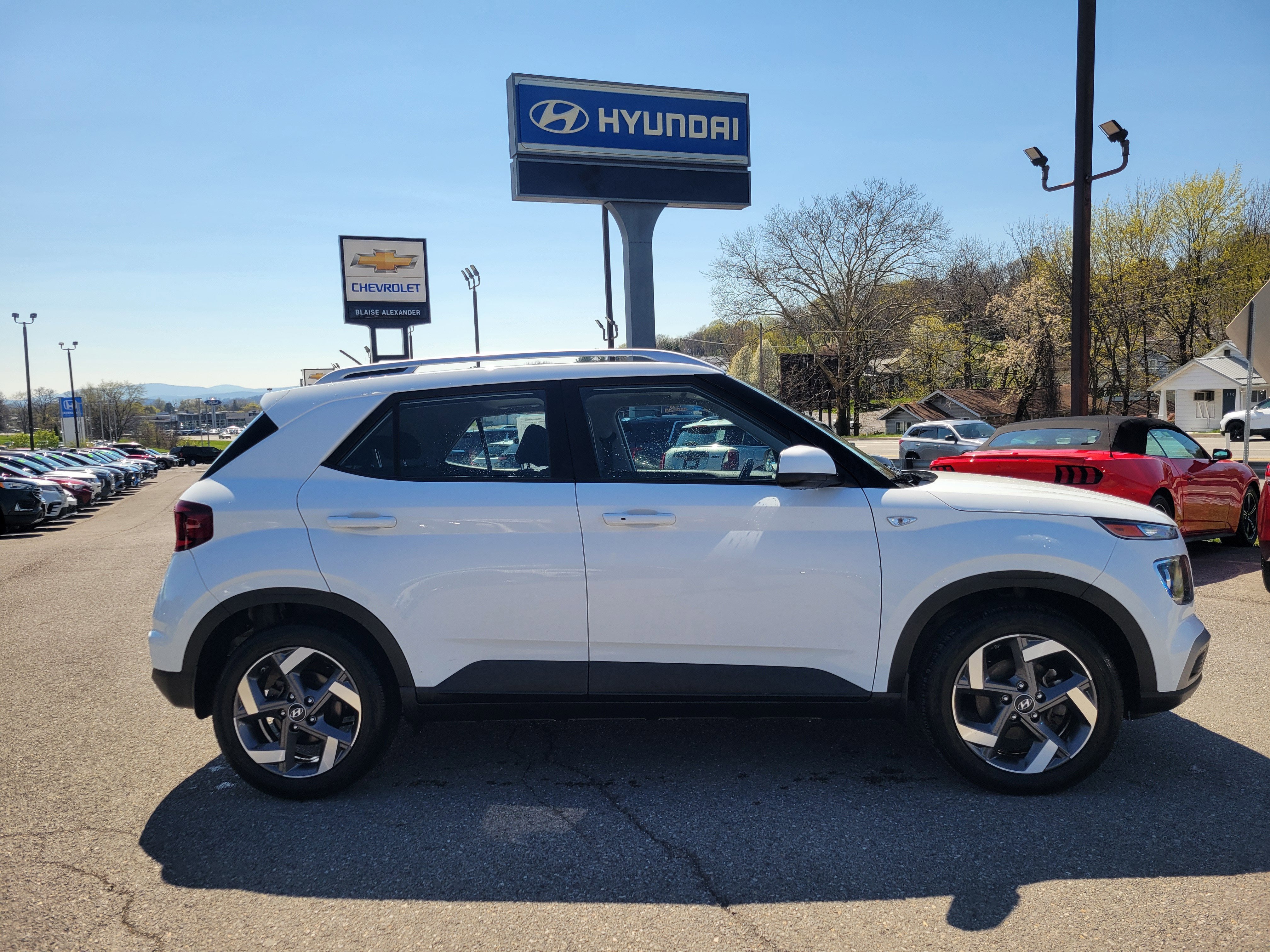 2024 Hyundai VENUE SEL