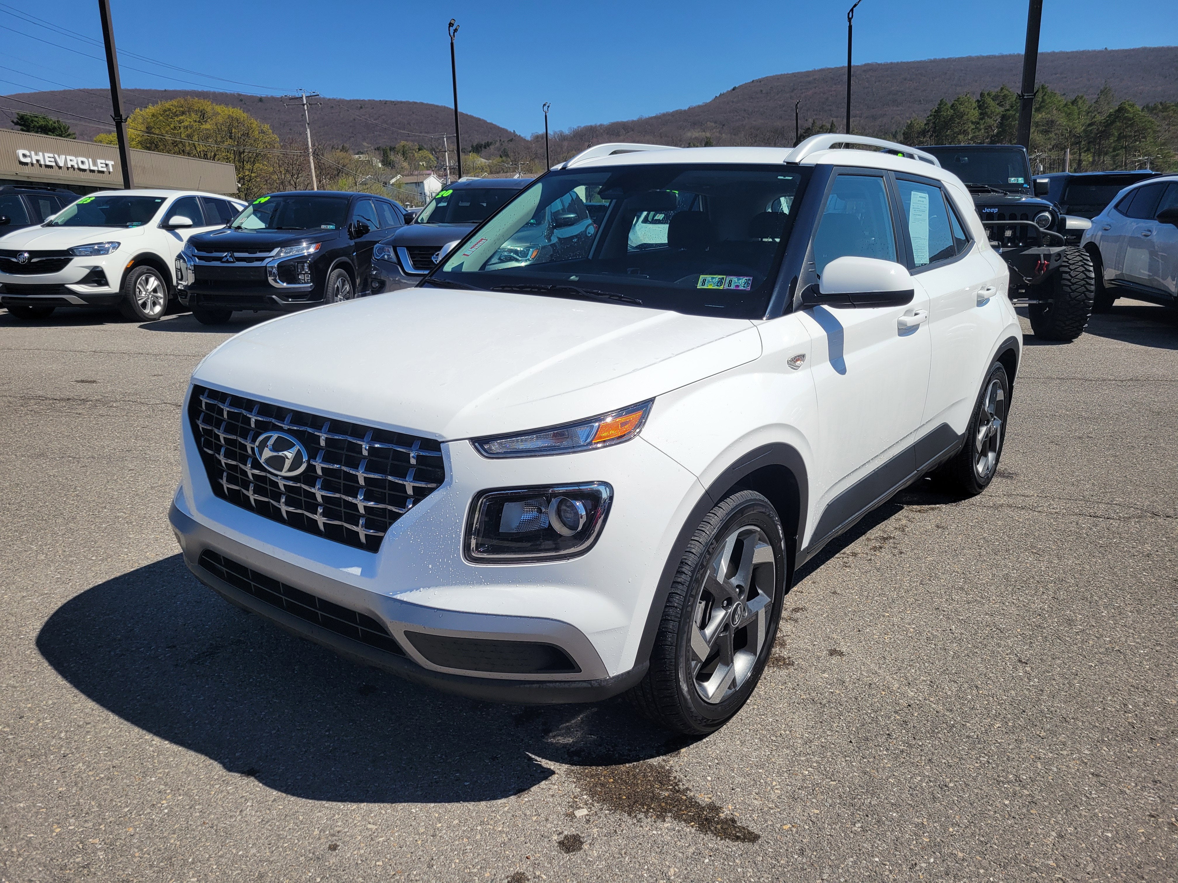 2024 Hyundai VENUE SEL