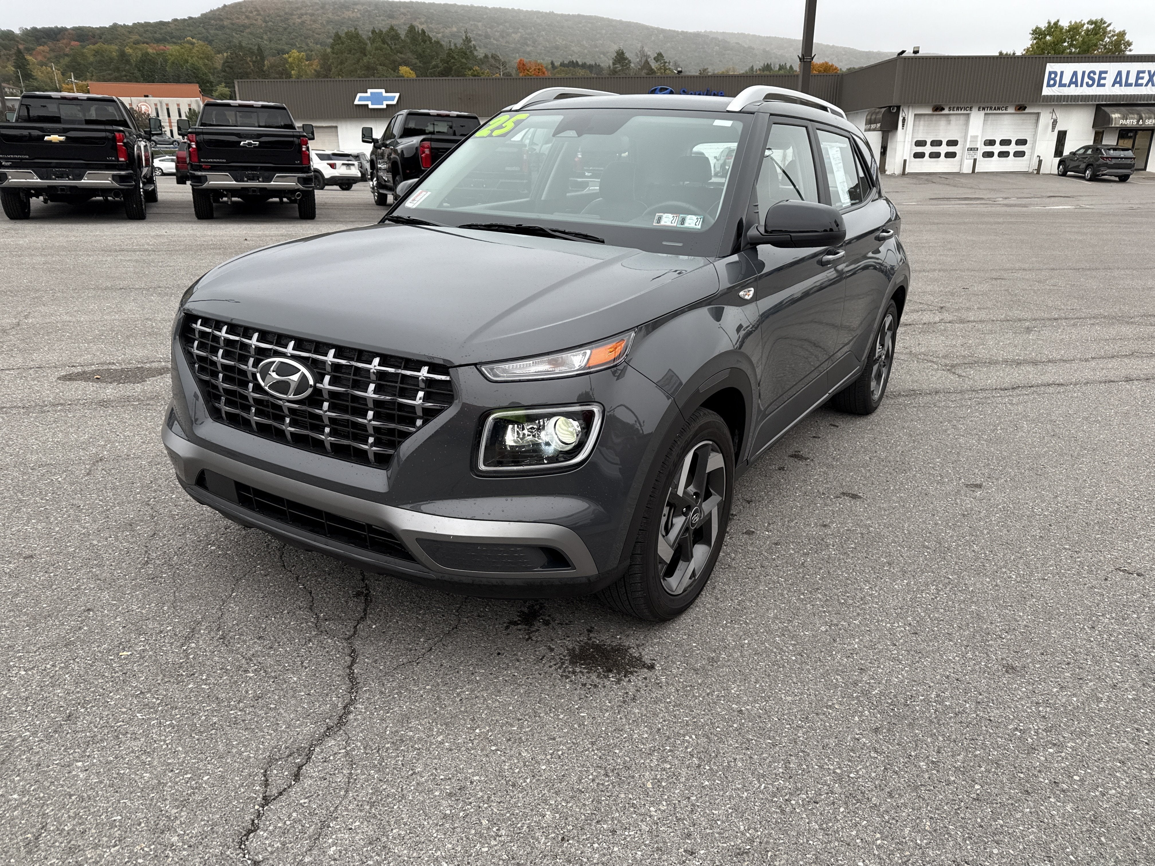 2025 Hyundai VENUE Limited