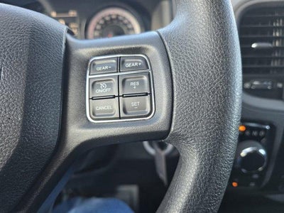 2019 RAM 1500 Classic Express 4x4 Crew Cab 5'7" Box