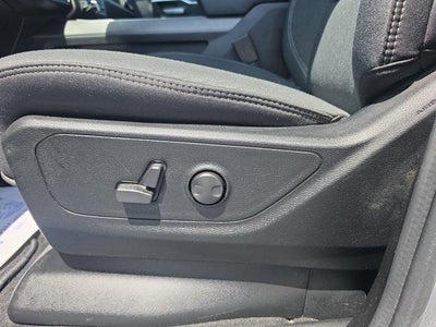 2022 RAM 1500 Big Horn 4x4 Crew Cab 6'4" Box