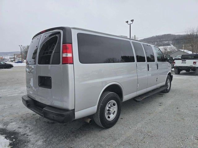 2020 Chevrolet Express Passenger 3500 Extended Wheelbase Rear-Wheel Drive 1LS