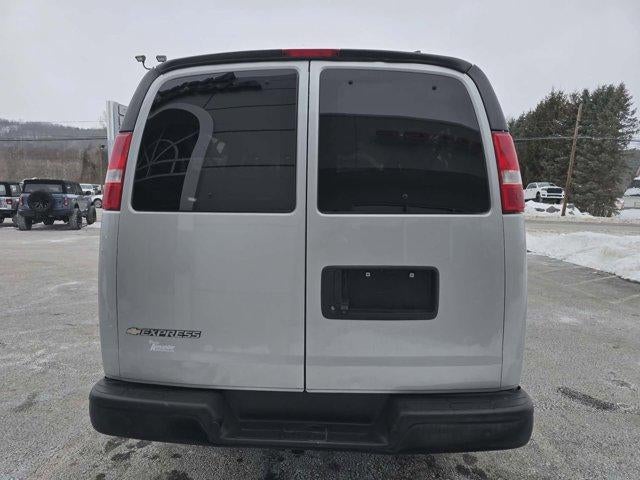 2020 Chevrolet Express Passenger 3500 Extended Wheelbase Rear-Wheel Drive 1LS