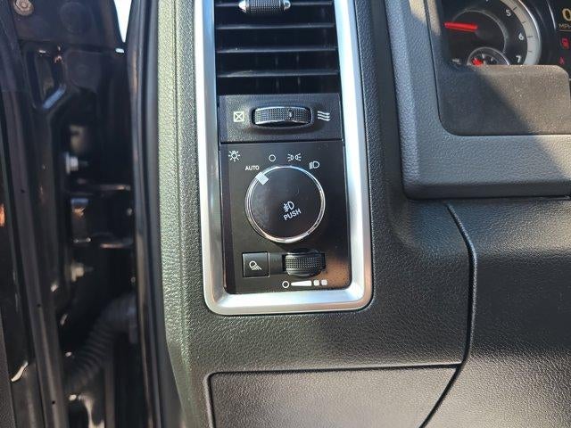 2017 RAM 2500 SLT 4x4 Crew Cab 6'4" Box