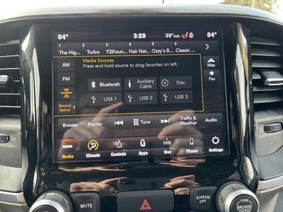 2019 RAM 2500 Laramie 4x4 Crew Cab 6'4" Box