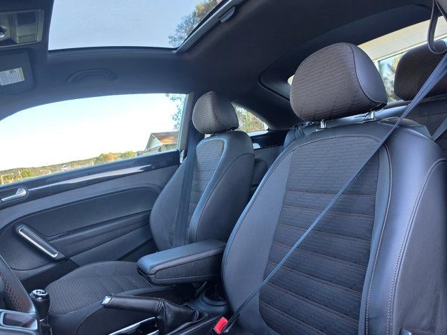 2013 Volkswagen Beetle 2dr Man 2.0T Turbo *Ltd Avail*