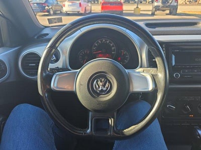2012 Volkswagen Beetle 2dr Cpe Auto 2.5L PZEV
