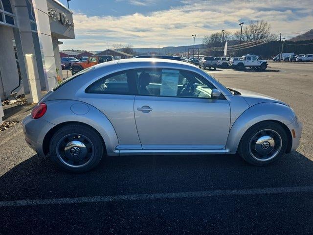 2012 Volkswagen Beetle 2dr Cpe Auto 2.5L PZEV