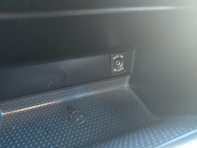 2012 Volkswagen Beetle 2dr Cpe Auto 2.5L PZEV