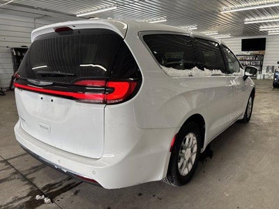 2023 Chrysler Pacifica Touring L FWD