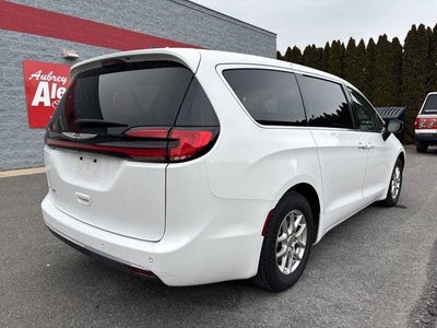 2024 Chrysler Pacifica Touring L FWD