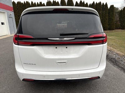 2024 Chrysler Pacifica Touring L FWD