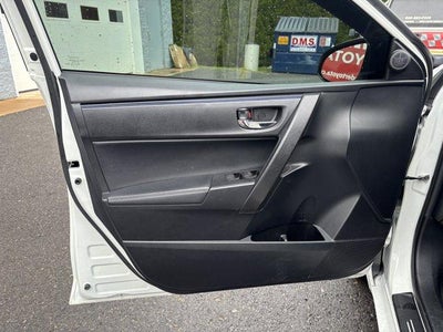 2018 Toyota Corolla SE CVT (Natl)