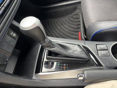 2018 Toyota Corolla SE CVT (Natl)