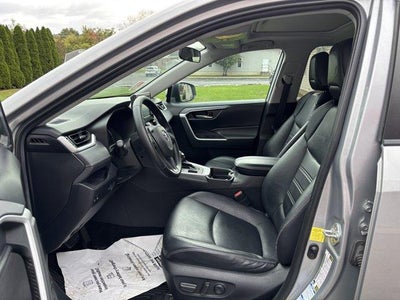 2019 Toyota RAV4 XLE Premium AWD (Natl)