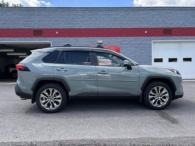 2020 Toyota RAV4 XLE Premium AWD (Natl)