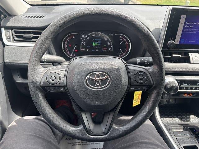2023 Toyota RAV4 LE FWD (GS)
