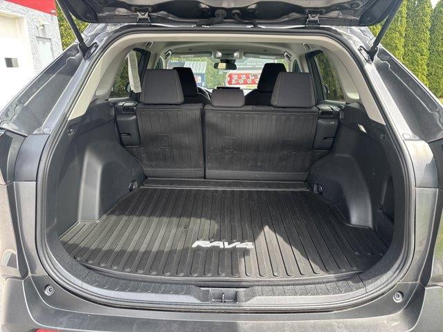 2023 Toyota RAV4 LE FWD (GS)