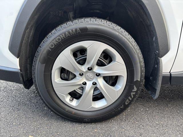 2023 Toyota RAV4 LE FWD (GS)