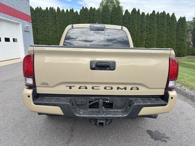 2019 Toyota Tacoma 4WD 4WD TRD Off Road Double Cab 5' Bed V6 AT (Natl)