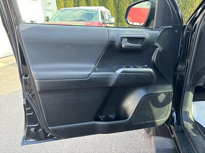 2022 Toyota Tacoma 4WD 4WD TRD Sport Double Cab 5' Bed V6 MT (Natl)