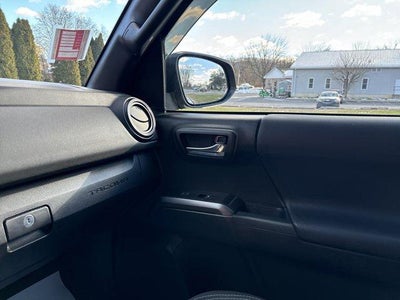 2022 Toyota Tacoma 4WD 4WD TRD Sport Double Cab 5' Bed V6 MT (Natl)