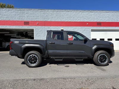 2026 Toyota Tacoma 4WD 4WD TRD Off Road Double Cab 5' Bed AT (Natl)
