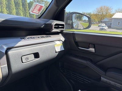 2026 Toyota Tacoma 4WD 4WD TRD Off Road Double Cab 5' Bed AT (Natl)