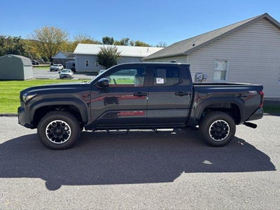 2026 Toyota Tacoma 4WD 4WD TRD Off Road Double Cab 5' Bed AT (Natl)