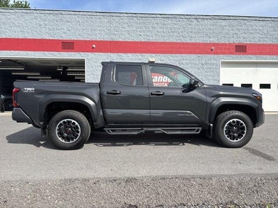 2025 Toyota Tacoma 4WD 4WD TRD Off Road Double Cab 5' Bed AT (Natl)