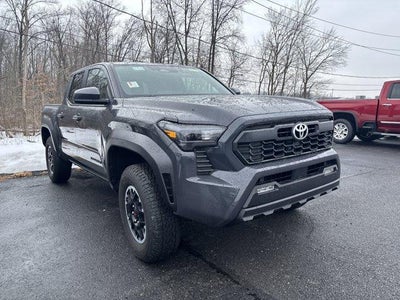 2025 Toyota Tacoma 4WD 4WD SR Double Cab 5' Bed MT (Natl)