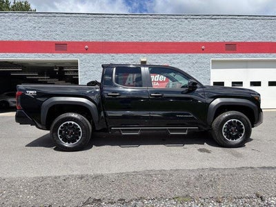 2024 Toyota Tacoma 4WD 4WD TRD Off Road Double Cab 5' Bed AT (Natl)