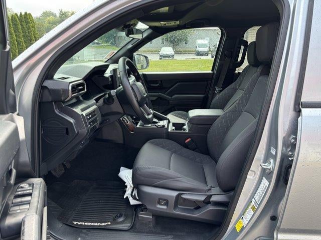 2025 Toyota Tacoma 4WD 4WD SR Double Cab 5' Bed AT (GS)