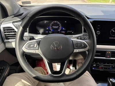 2025 Volkswagen Taos SE 4MOTION
