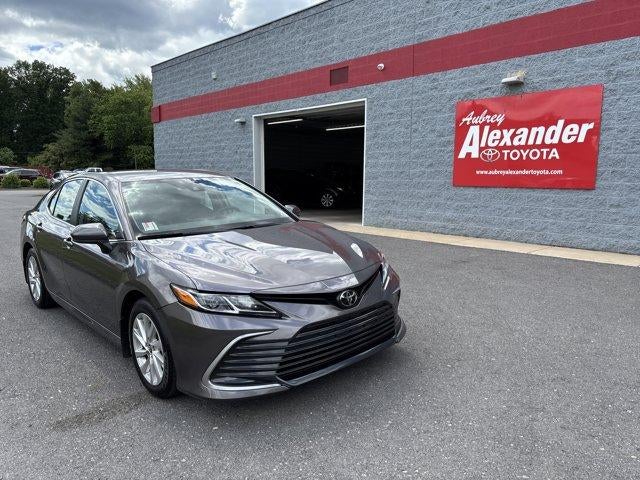 2024 Toyota Camry LE Auto (SE)