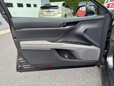 2024 Toyota Camry LE Auto (SE)