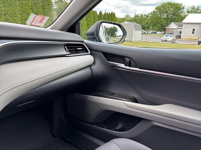 2024 Toyota Camry LE Auto (SE)