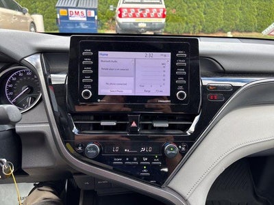 2024 Toyota Camry LE Auto (SE)