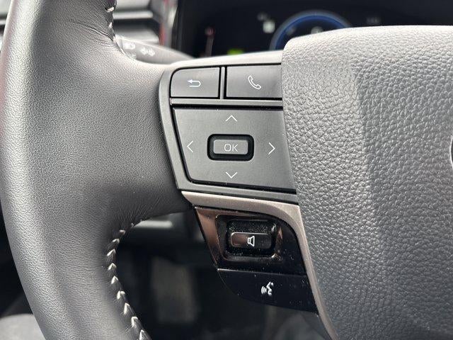 2025 Toyota Camry SE (SE)