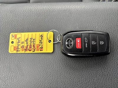 2025 Toyota Camry SE (SE)