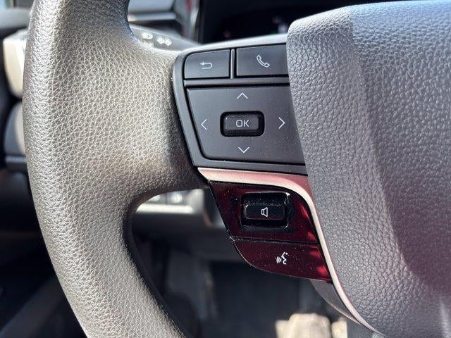 2025 Toyota Camry LE (SE)