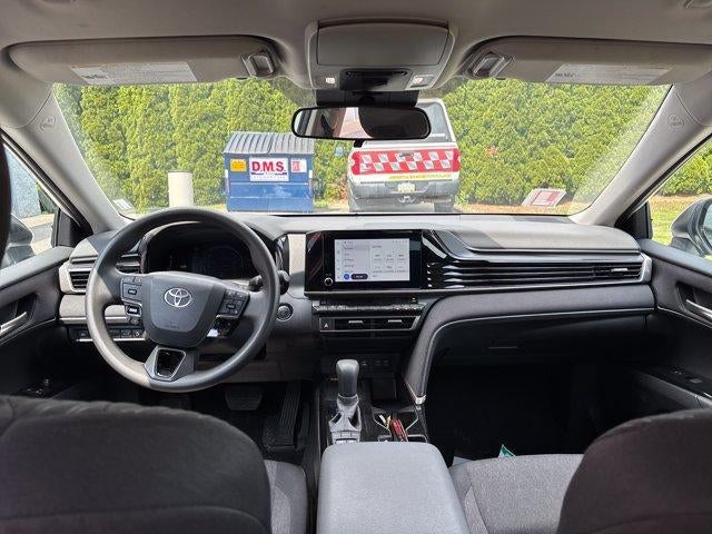 2025 Toyota Camry LE (SE)