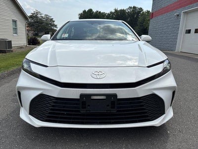 2025 Toyota Camry LE (SE)