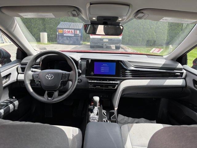 2025 Toyota Camry LE (SE)