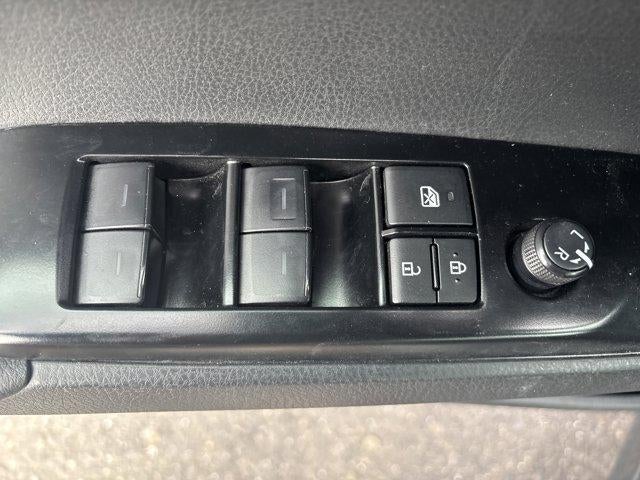 2025 Toyota Camry SE (SE)