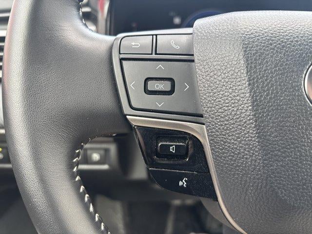 2025 Toyota Camry SE (SE)