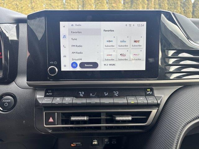 2025 Toyota Camry SE (SE)