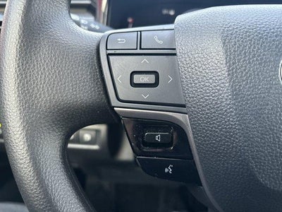 2025 Toyota Camry LE (SE)